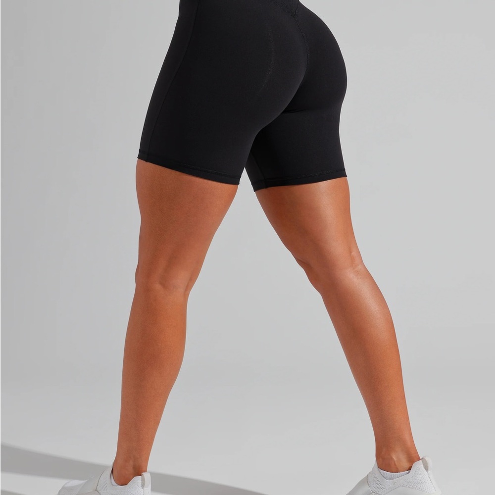 Buffbunny 6” cross waist shorts